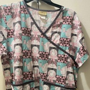 Women’s Scrub Tops!